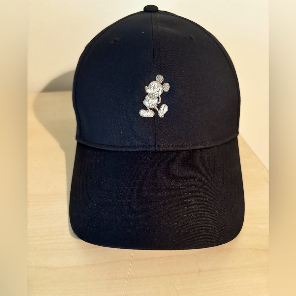 Disney World Mickey Mouse hat